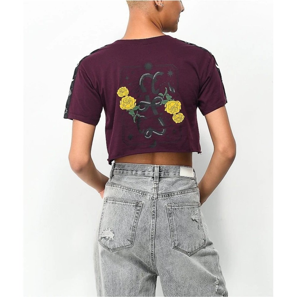 Empyre Top Kipsy Yellow Rose Burgundy Crop T-Shirt Snake Velvety‎ Roses Sz Large